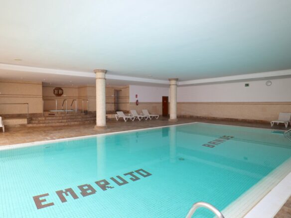 FOR SALE 🏡 Ground Floor Two-Bedroom Apartment with Oversized Terrace – Embrujo de Banús, Puerto Banús 🇪🇸