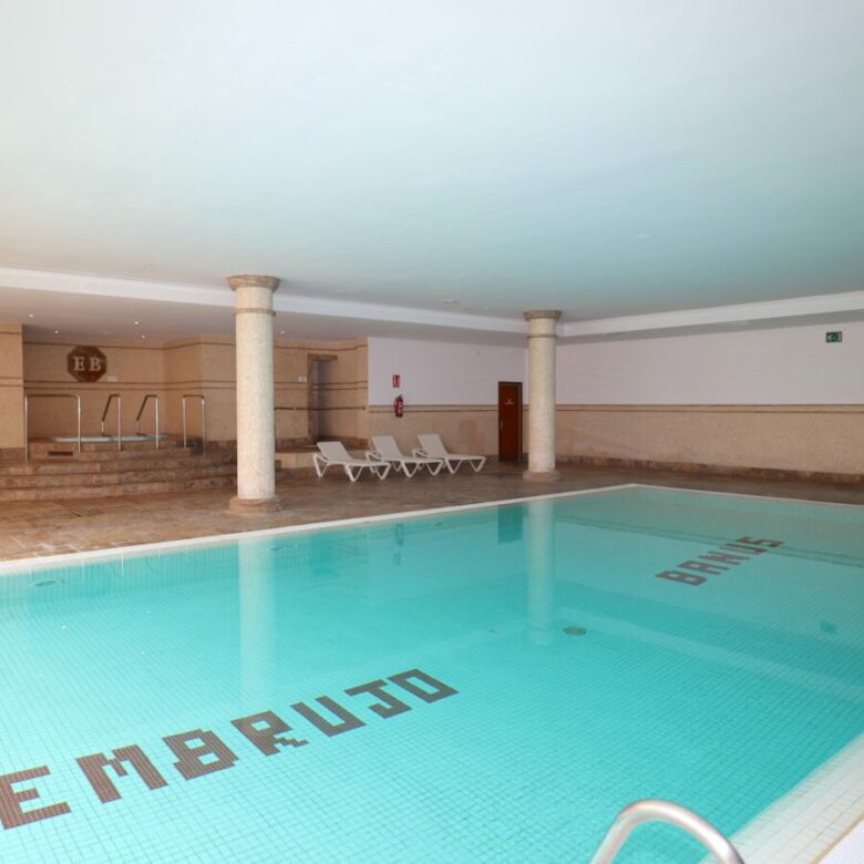 FOR SALE 🏡 Ground Floor Two-Bedroom Apartment with Oversized Terrace – Embrujo de Banús, Puerto Banús 🇪🇸