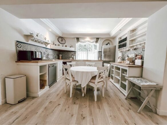 FOR SALE 🌟🏡 Family House with Pool, Jacuzzi and Tourist Licence 🇪🇸 Nueva Andalucía, Marbella 🇪🇸