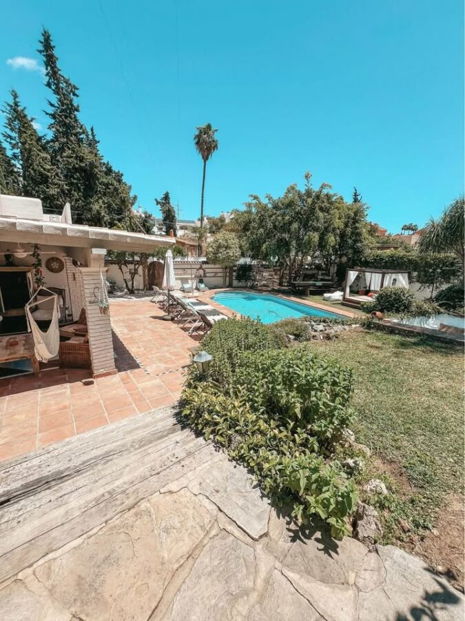 FOR SALE 🌟🏡 Family House with Pool, Jacuzzi and Tourist Licence 🇪🇸 Nueva Andalucía, Marbella 🇪🇸