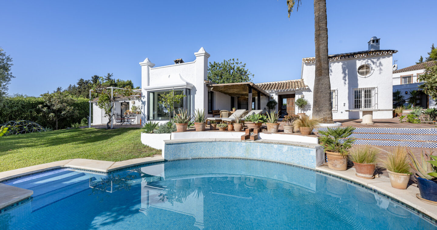 5902mlv-01 FOR SALE π‘ Renovated Country Villa with La Concha Views β Guadalmina Alta, Marbella