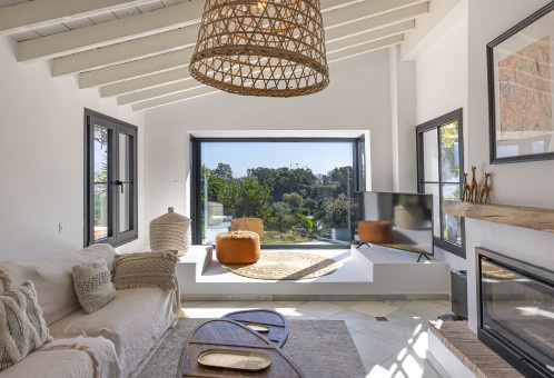 FOR SALE 🏡 Renovated Country Villa with La Concha Views – Guadalmina Alta, Marbella