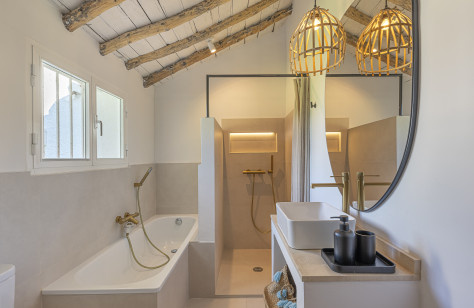 FOR SALE 🏡 Renovated Country Villa with La Concha Views – Guadalmina Alta, Marbella