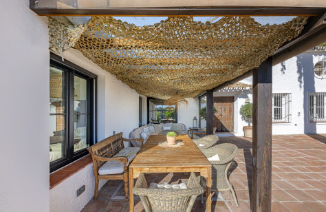 FOR SALE 🏡 Renovated Country Villa with La Concha Views – Guadalmina Alta, Marbella
