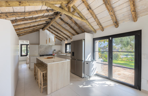 FOR SALE 🏡 Renovated Country Villa with La Concha Views – Guadalmina Alta, Marbella
