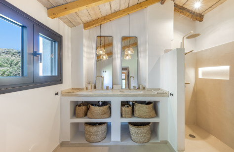FOR SALE 🏡 Renovated Country Villa with La Concha Views – Guadalmina Alta, Marbella