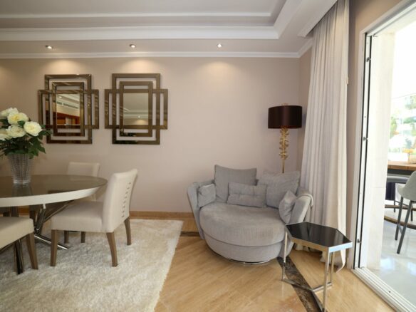FOR SALE 🏡 Ground Floor Two-Bedroom Apartment with Oversized Terrace – Embrujo de Banús, Puerto Banús 🇪🇸