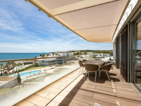 FOR SALE 🏡 Stunning Beachfront Penthouse with Panoramic Sea Views – The Edge, Estepona