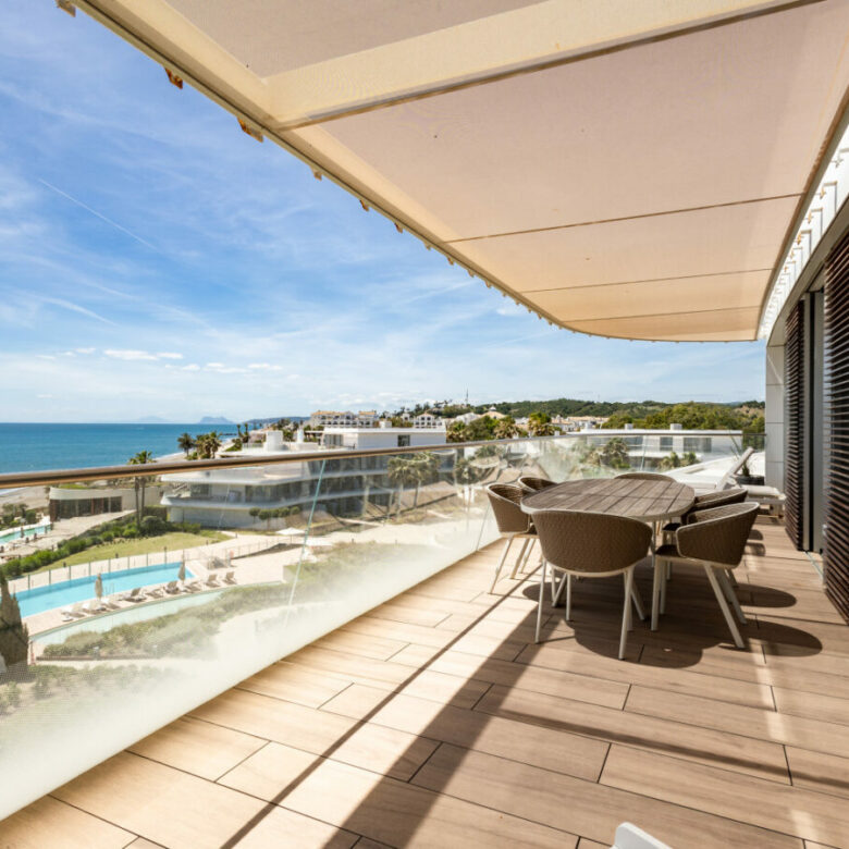 FOR SALE 🏡 Stunning Beachfront Penthouse with Panoramic Sea Views – The Edge, Estepona