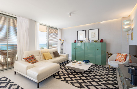 FOR SALE 🏡 Stunning Beachfront Penthouse with Panoramic Sea Views – The Edge, Estepona