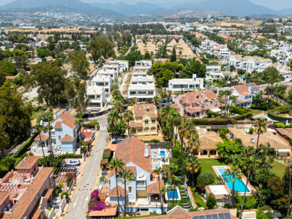 For Sale | Beachside Villa with Renovation Project