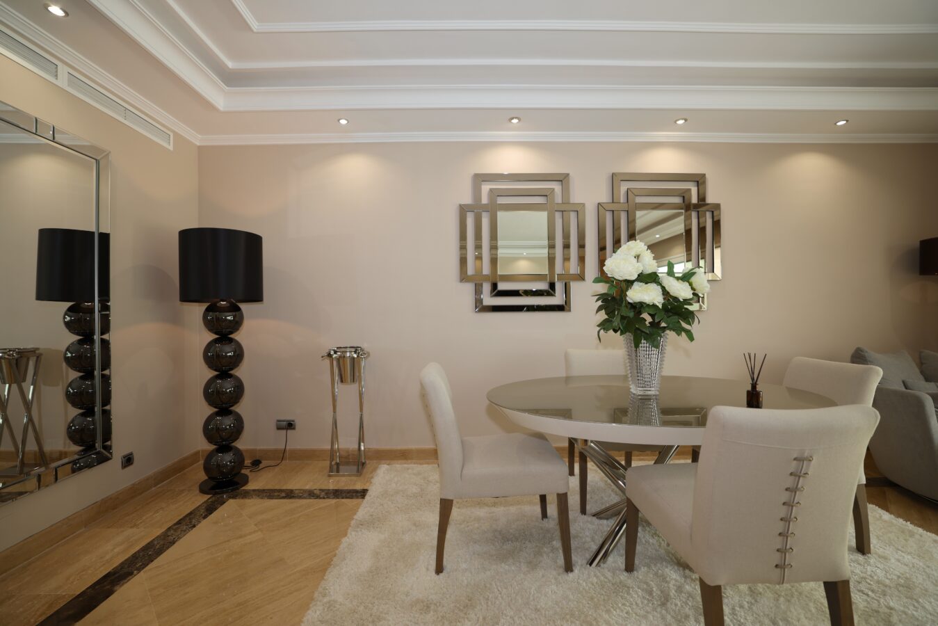 FOR SALE 🏡 Ground Floor Two-Bedroom Apartment with Oversized Terrace – Embrujo de Banús, Puerto Banús 🇪🇸