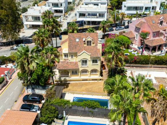 For Sale | Beachside Villa with Renovation Project