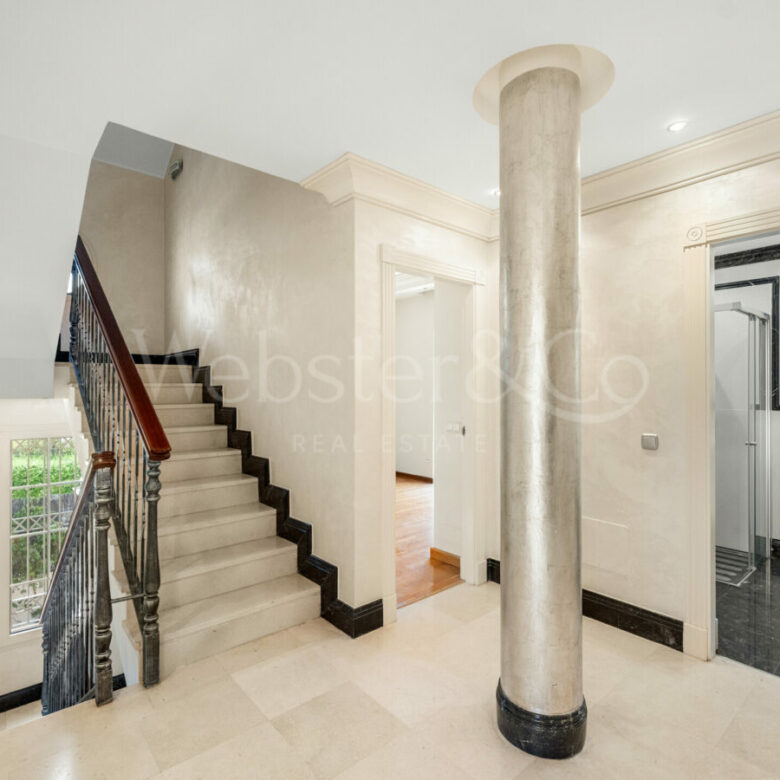 For Sale | Beachside Villa with Renovation Project