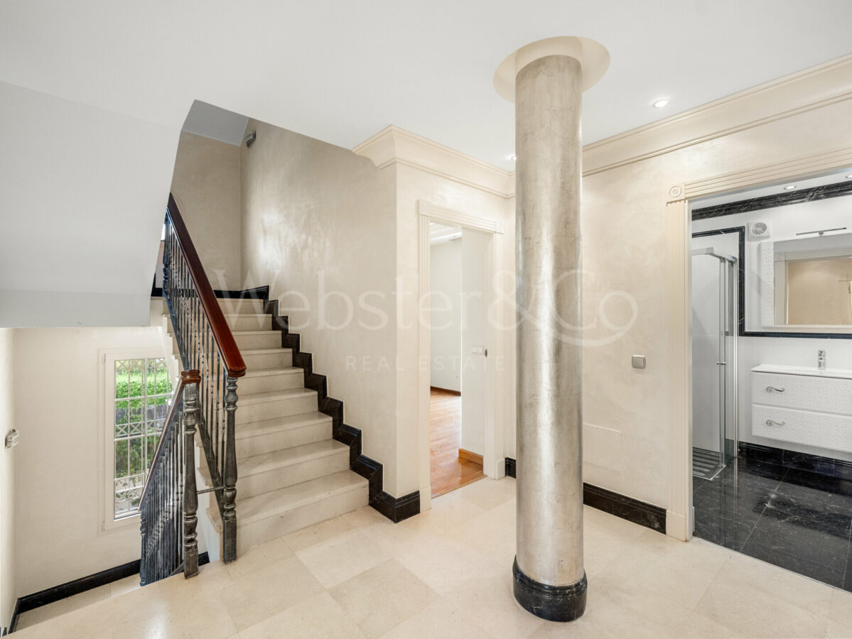 For Sale | Beachside Villa with Renovation Project