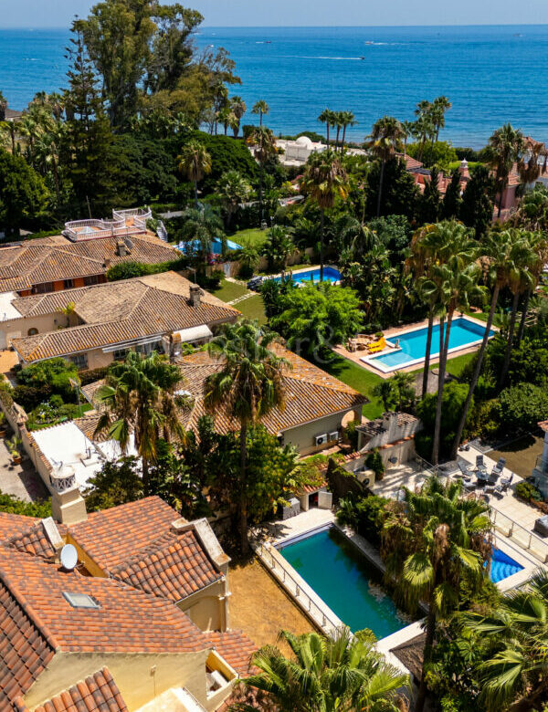 For Sale | Beachside Villa with Renovation Project