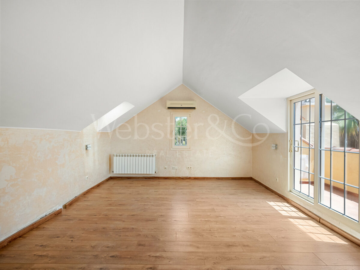 For Sale | Beachside Villa with Renovation Project