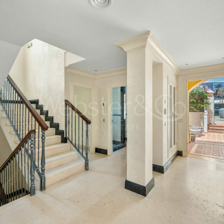 For Sale | Beachside Villa with Renovation Project