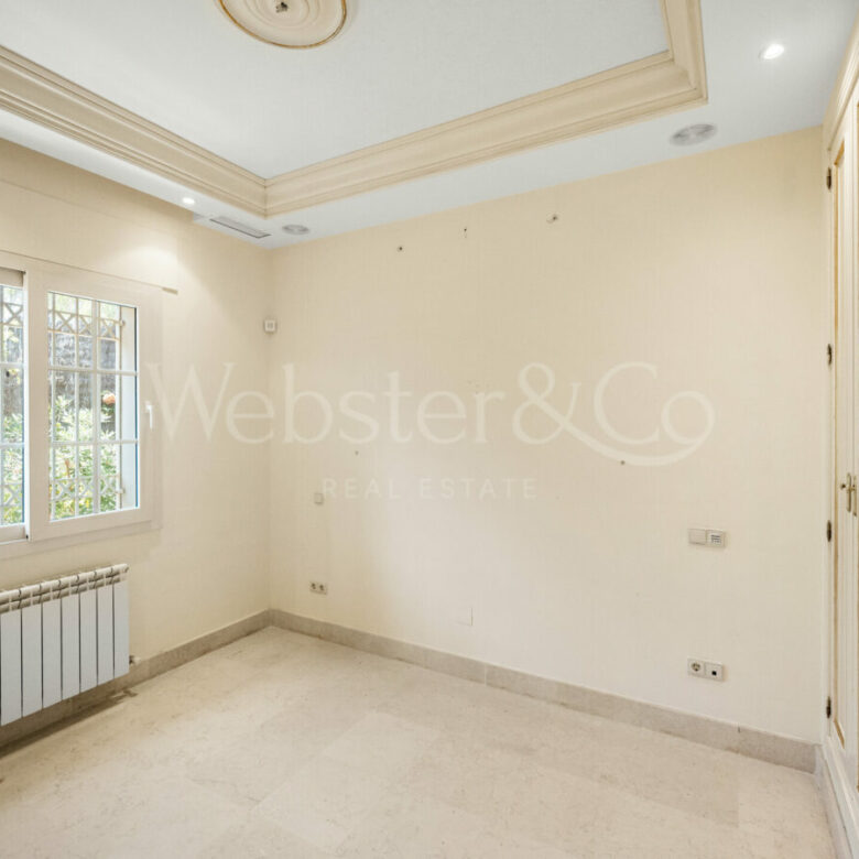 For Sale | Beachside Villa with Renovation Project