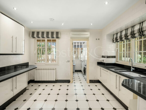 For Sale | Beachside Villa with Renovation Project