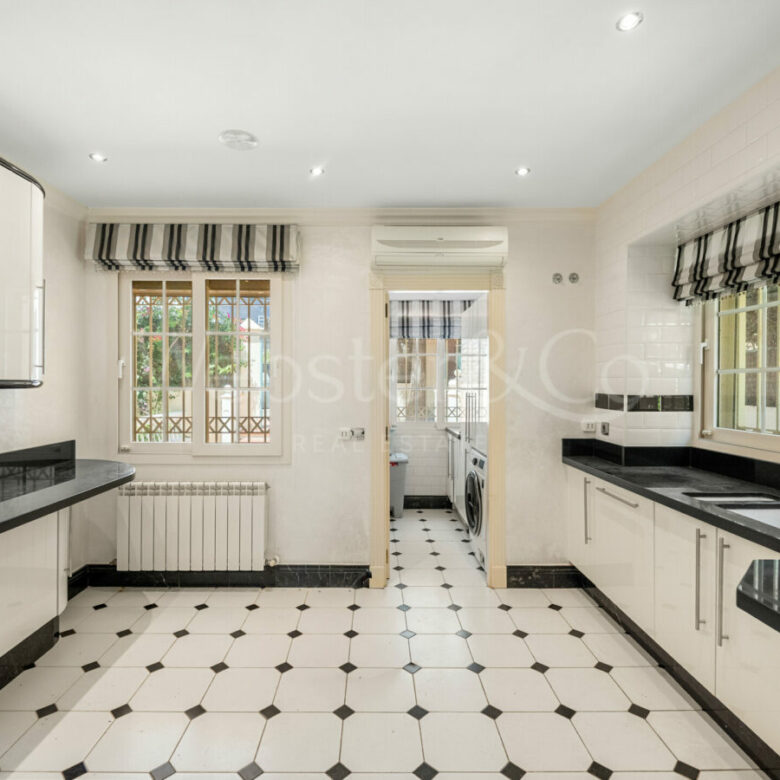 For Sale | Beachside Villa with Renovation Project