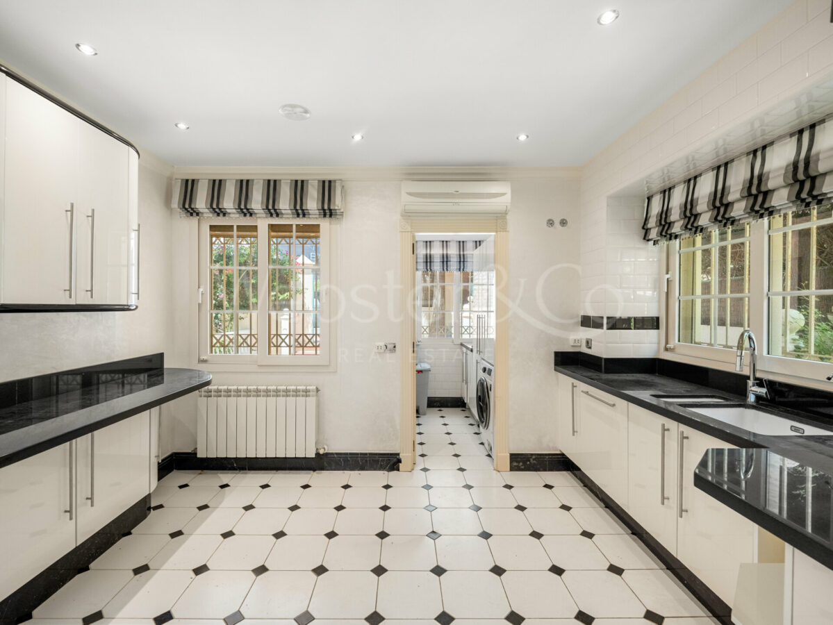 For Sale | Beachside Villa with Renovation Project
