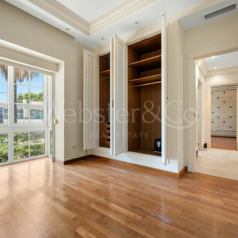 For Sale | Beachside Villa with Renovation Project