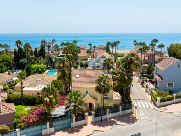 For Sale | Beachside Villa with Renovation Project