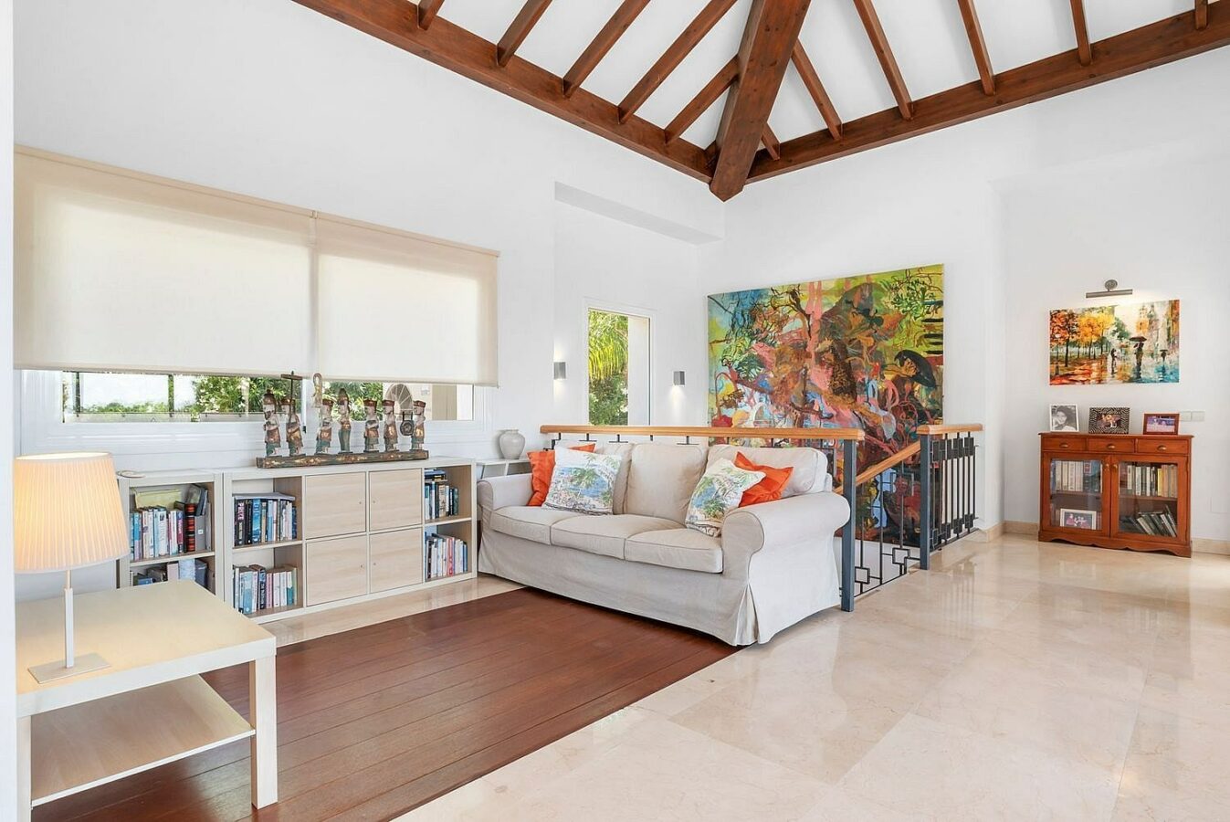 Andalusian villa with sea views and pool in El Paraiso Alto, Benahavis