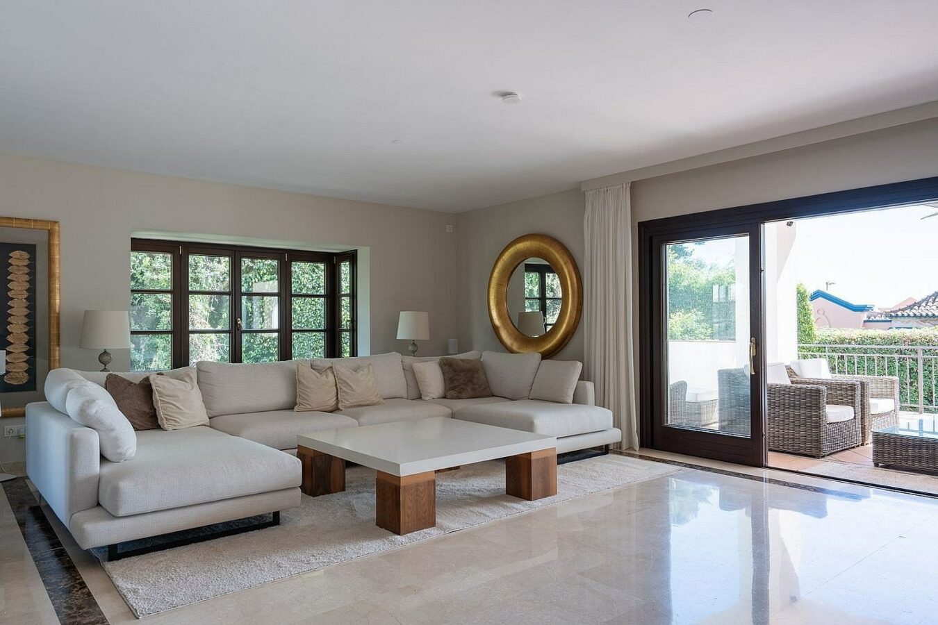 Andalusian villa with sea views and pool in El Rosario, Marbella East