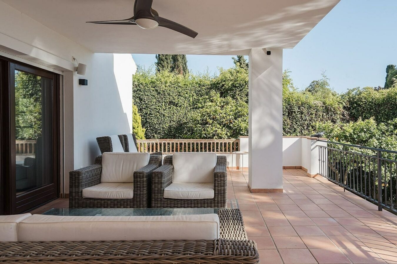 Andalusian villa with sea views and pool in El Rosario, Marbella East