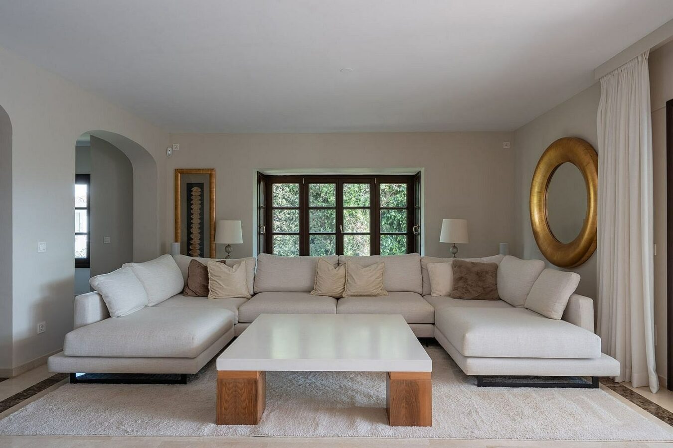 Andalusian villa with sea views and pool in El Rosario, Marbella East
