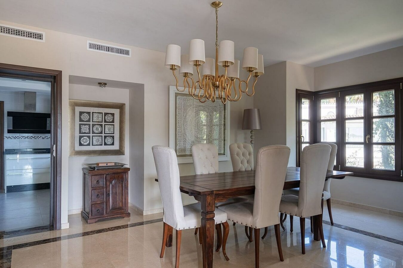Andalusian villa with sea views and pool in El Rosario, Marbella East