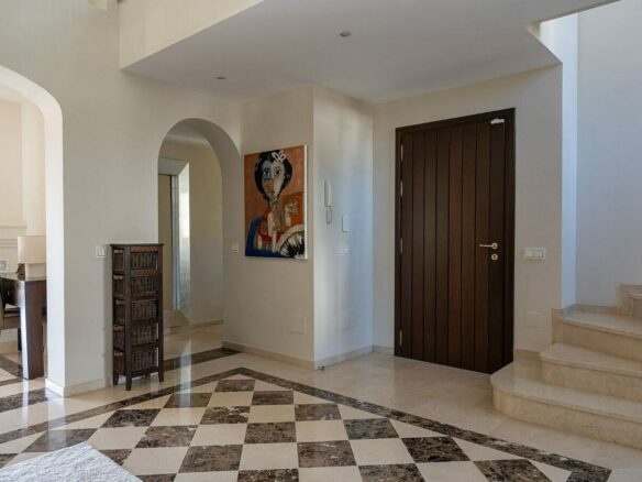 Andalusian villa with sea views and pool in El Rosario, Marbella East