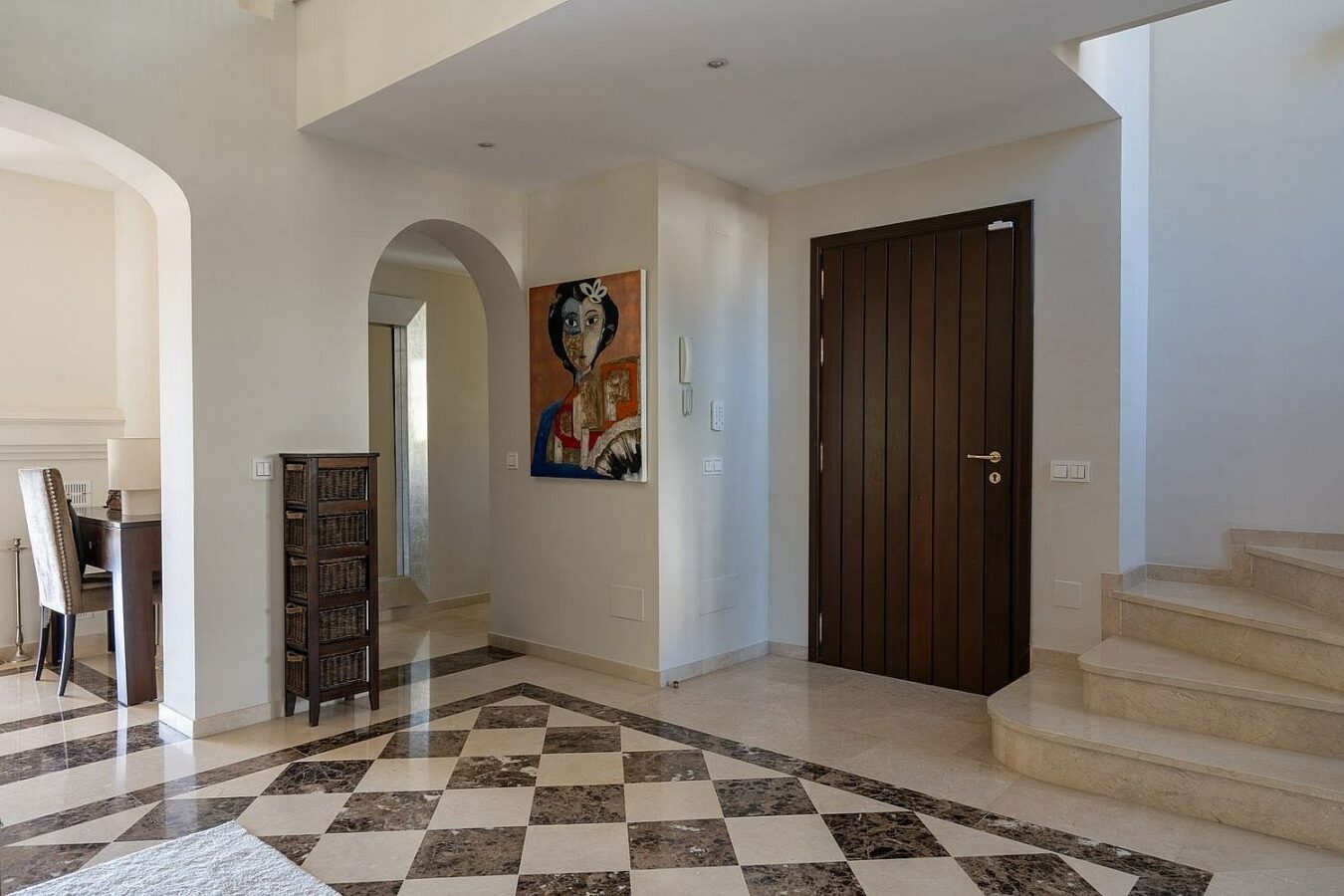 Andalusian villa with sea views and pool in El Rosario, Marbella East