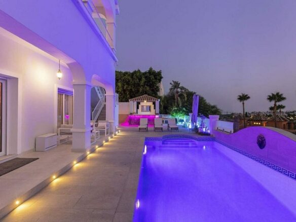 Andalusian villa with panoramic sea views and pool in La Alqueria, Benahavis