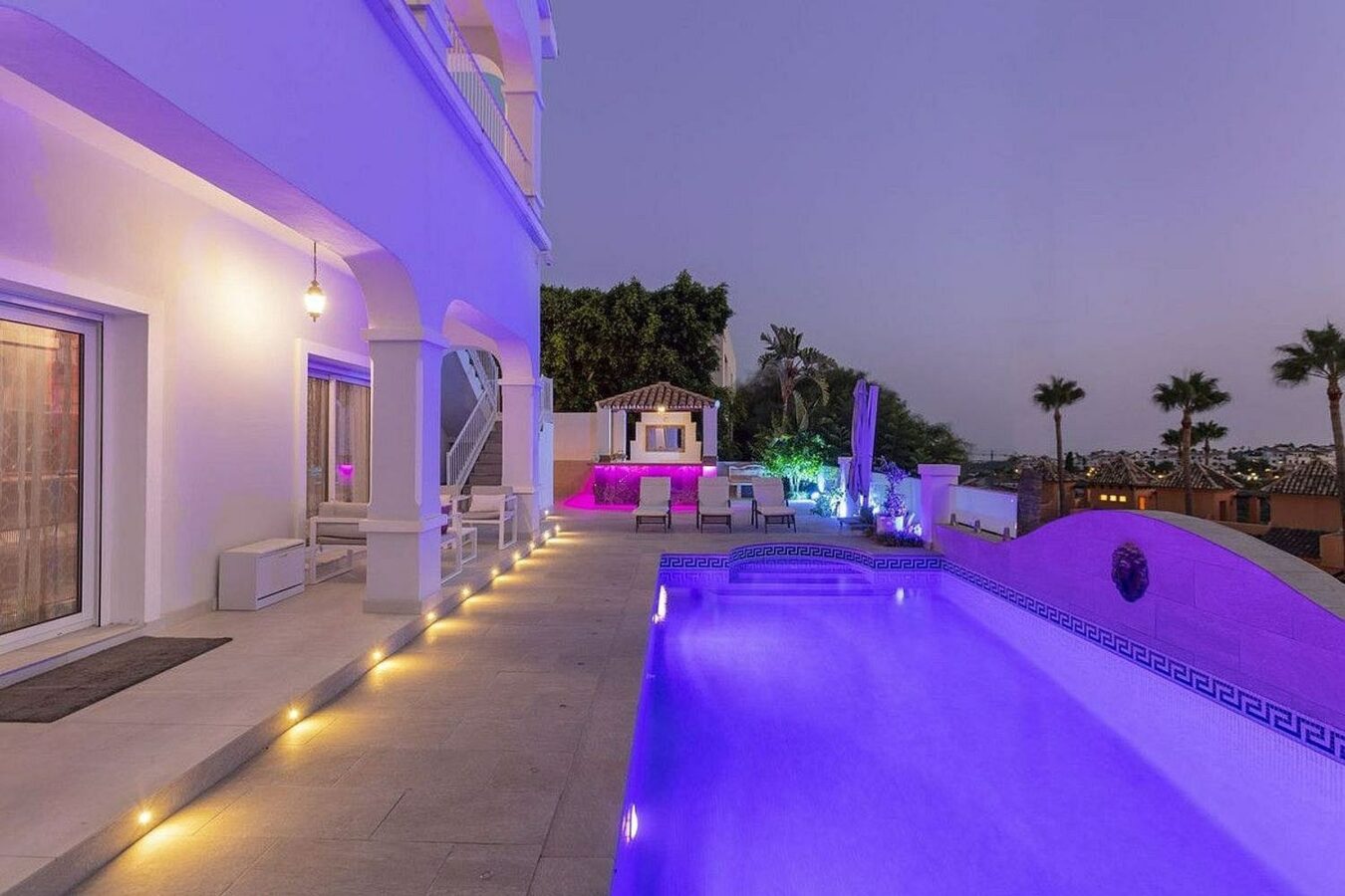 Andalusian villa with panoramic sea views and pool in La Alqueria, Benahavis