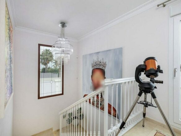 Andalusian villa with panoramic sea views and pool in La Alqueria, Benahavis