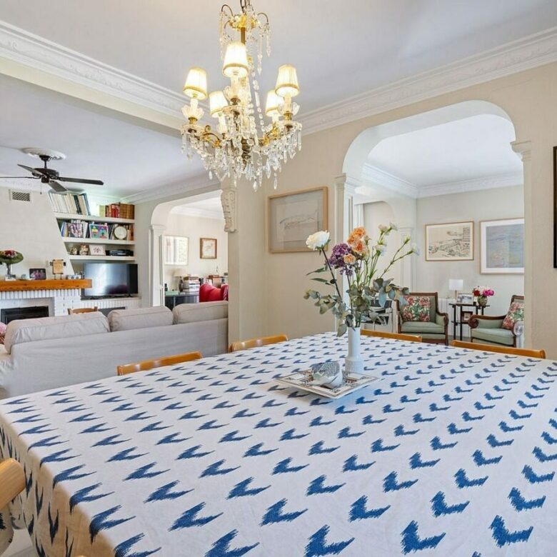 Andalusian villa to renovate on a large plot near the Golden Mile, La Merced, Marbella
