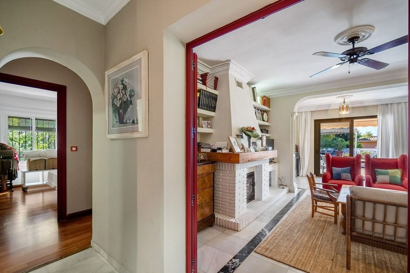 Andalusian villa to renovate on a large plot near the Golden Mile, La Merced, Marbella