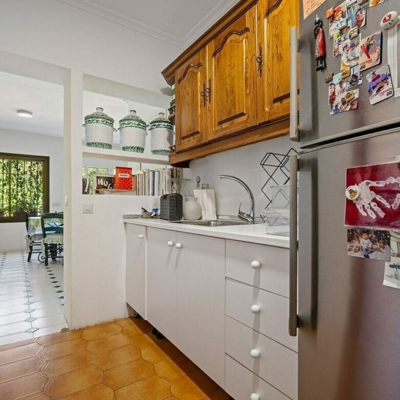 Andalusian villa to renovate on a large plot near the Golden Mile, La Merced, Marbella