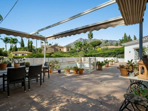 Andalusian villa to renovate on a large plot near the Golden Mile, La Merced, Marbella