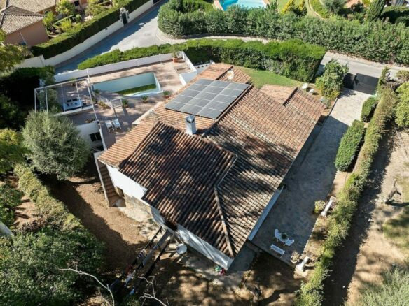 Andalusian villa to renovate on a large plot near the Golden Mile, La Merced, Marbella