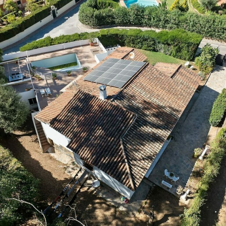 Andalusian villa to renovate on a large plot near the Golden Mile, La Merced, Marbella