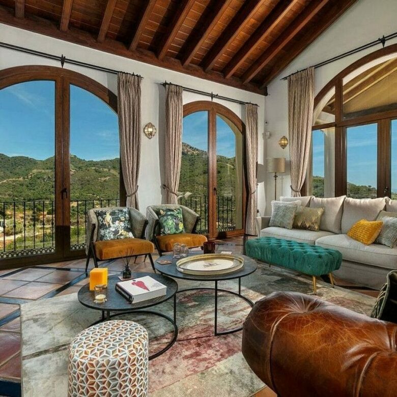 Renovated Andalusian villa with sea views on a large plot in Monte Mayor, Benahavis