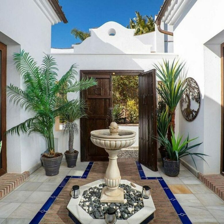 Renovated Andalusian villa with sea views on a large plot in Monte Mayor, Benahavis