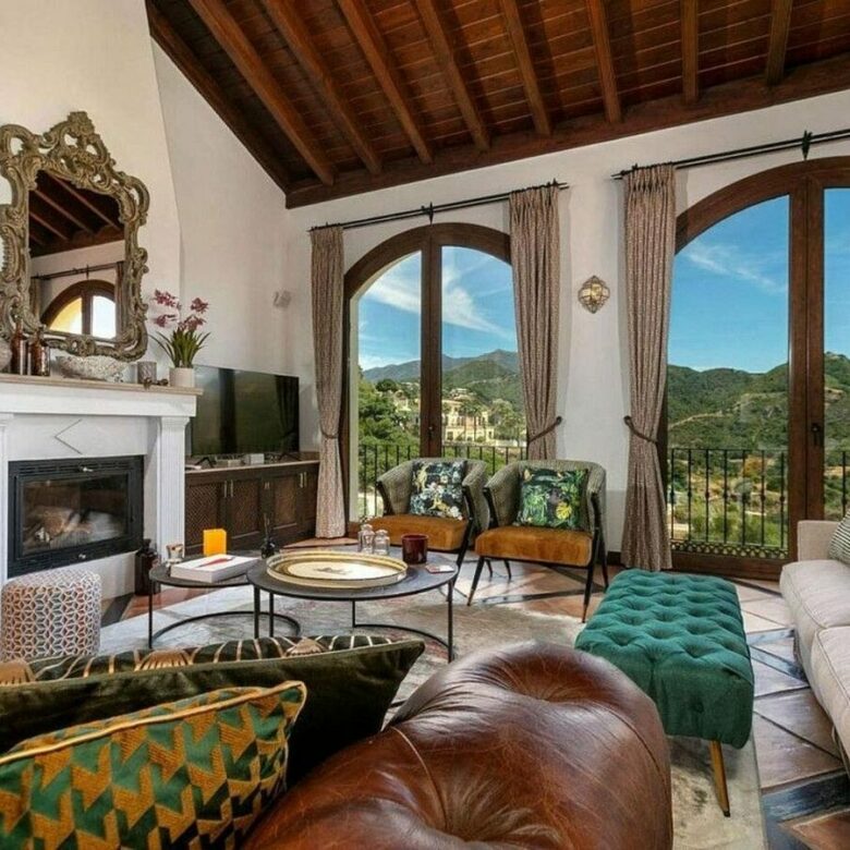 Renovated Andalusian villa with sea views on a large plot in Monte Mayor, Benahavis