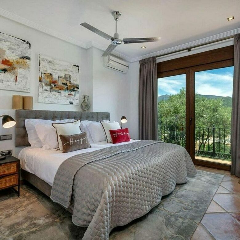Renovated Andalusian villa with sea views on a large plot in Monte Mayor, Benahavis