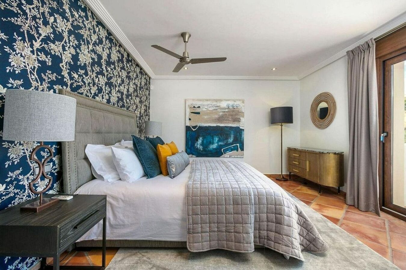 Renovated Andalusian villa with sea views on a large plot in Monte Mayor, Benahavis
