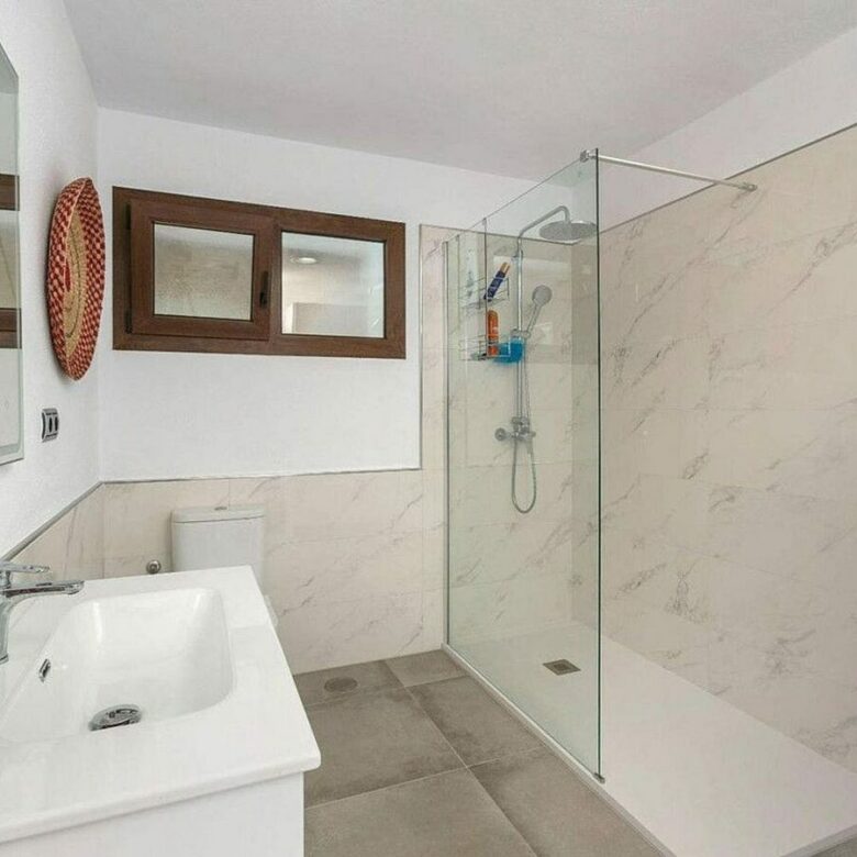 Renovated Andalusian villa with sea views on a large plot in Monte Mayor, Benahavis